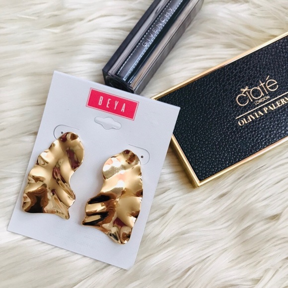 3/$20 Geometric Gold Metal Statement Earrings - Picture 2 of 5